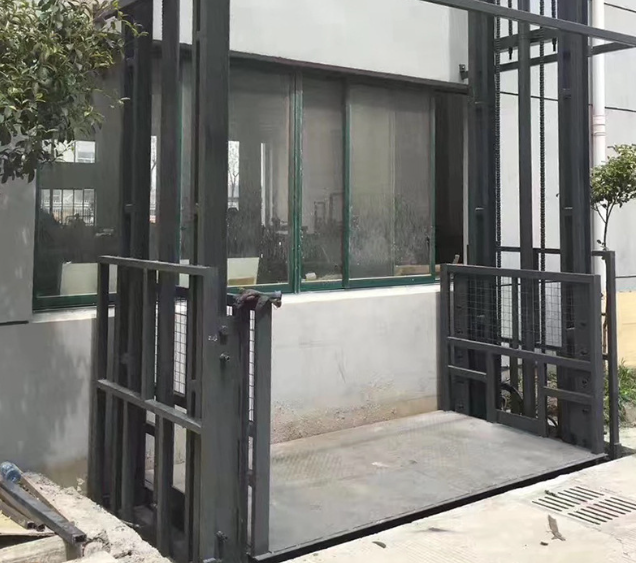 安义导轨式施工升降机助力民生工程提速增效